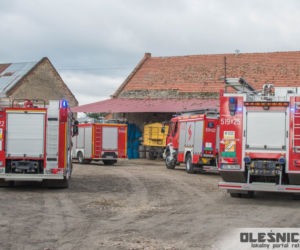 Maszyna rolnicza wciągnęła nastolatka. Groźny wypadek pod Oleśnicą