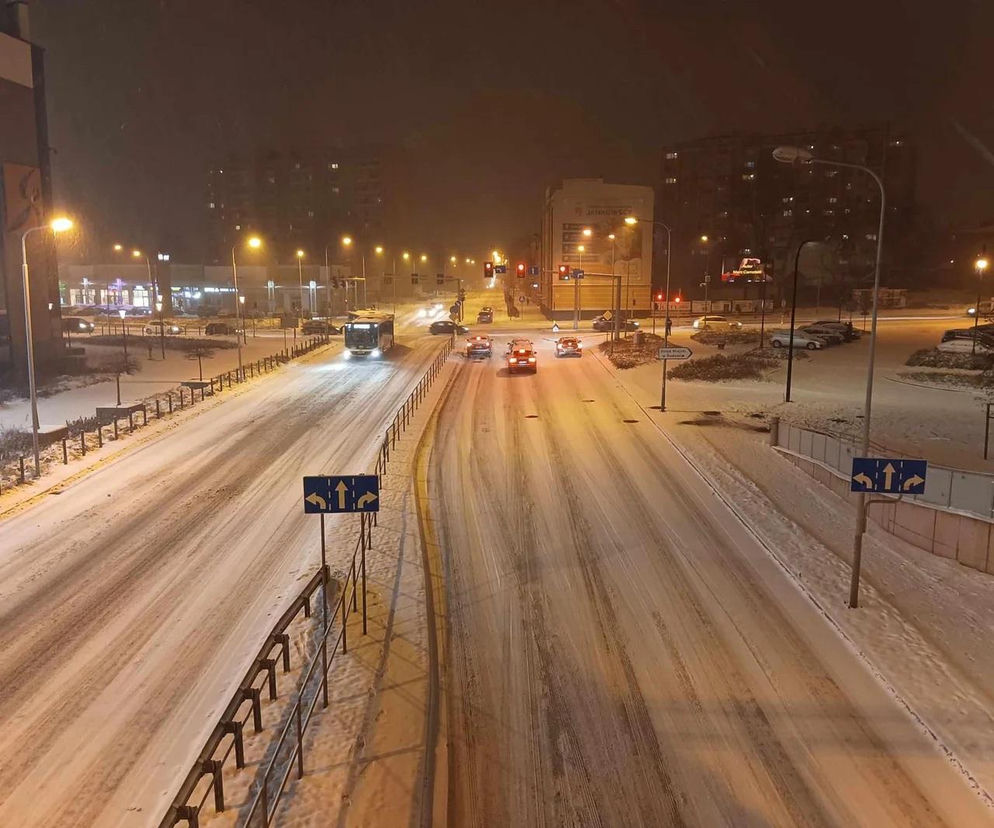 Radomscy dorogwcy są gotowi do zimy. Miasto podpisało umowy z firmami, kóre będą odpowiedzialne za bieżące utrzymanie dróg 