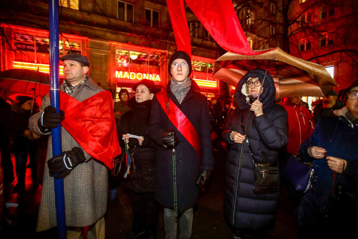 Szturm modlitewny na restaurację Madonna w Warszawie. "Dzieci, nawróćcie się!"