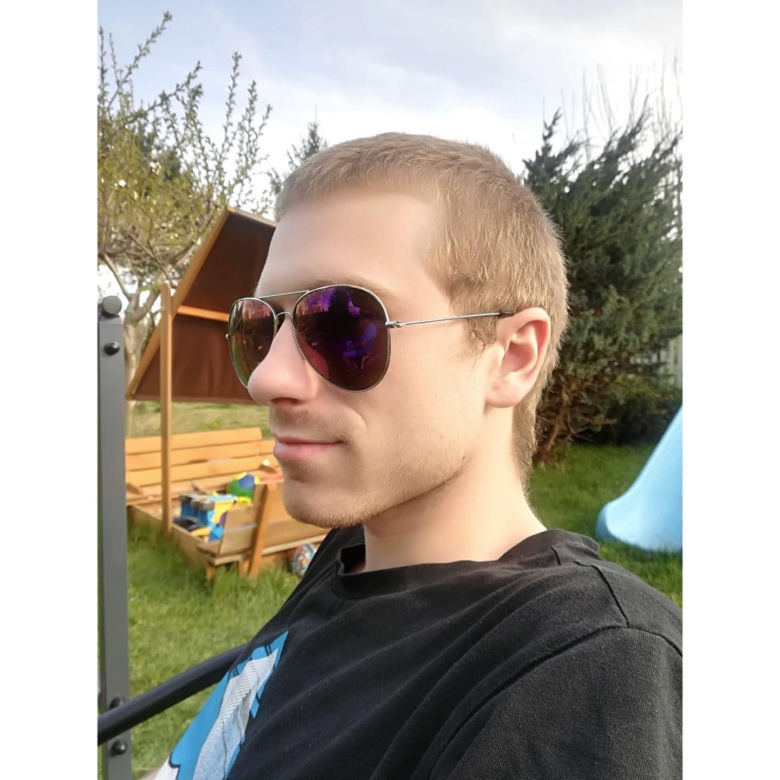 Skok na główkę zakończył się paraliżem. Paweł walczy o życie 