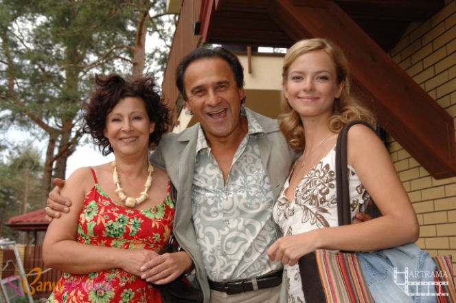 Barwy szczęścia. Anna Marczak (Dorota Kolak), Jerzy (Bronisław Wrocławski), Julia (Marta Nieradkiewicz)