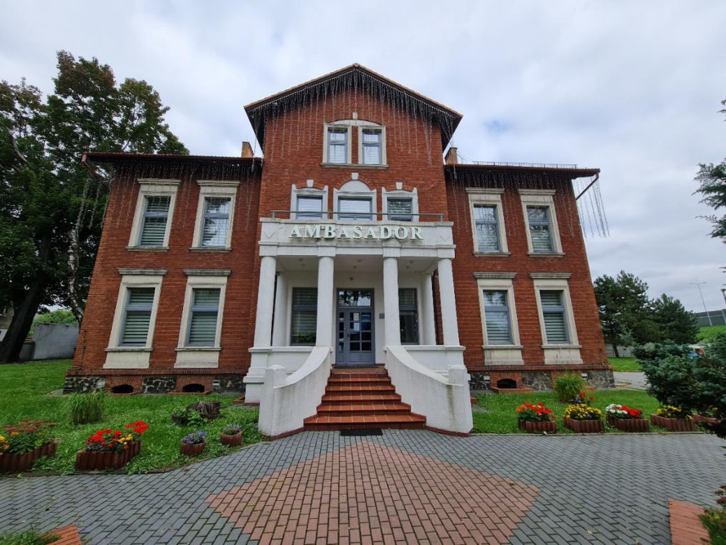 To miasto na Śląsku zachwyca perłami architektury. Zabytkowe osiedla robią wrażenie!