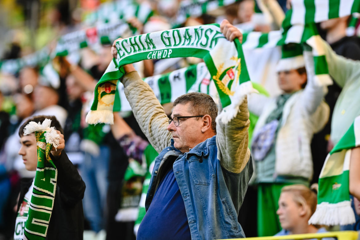 Derby Trójmiasta. Tak bawili się kibice na meczu Lechia Gdańsk - Arka Gdynia [ZDJĘCIA]