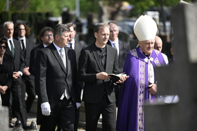 Grób Andrzeja Olechowskiego