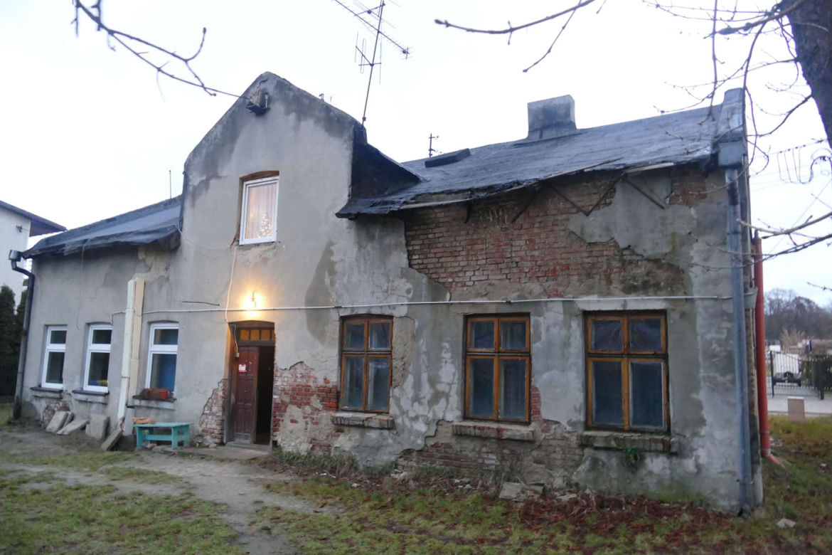 Pocięła Adama jego maczetą, bo miał bałagan
