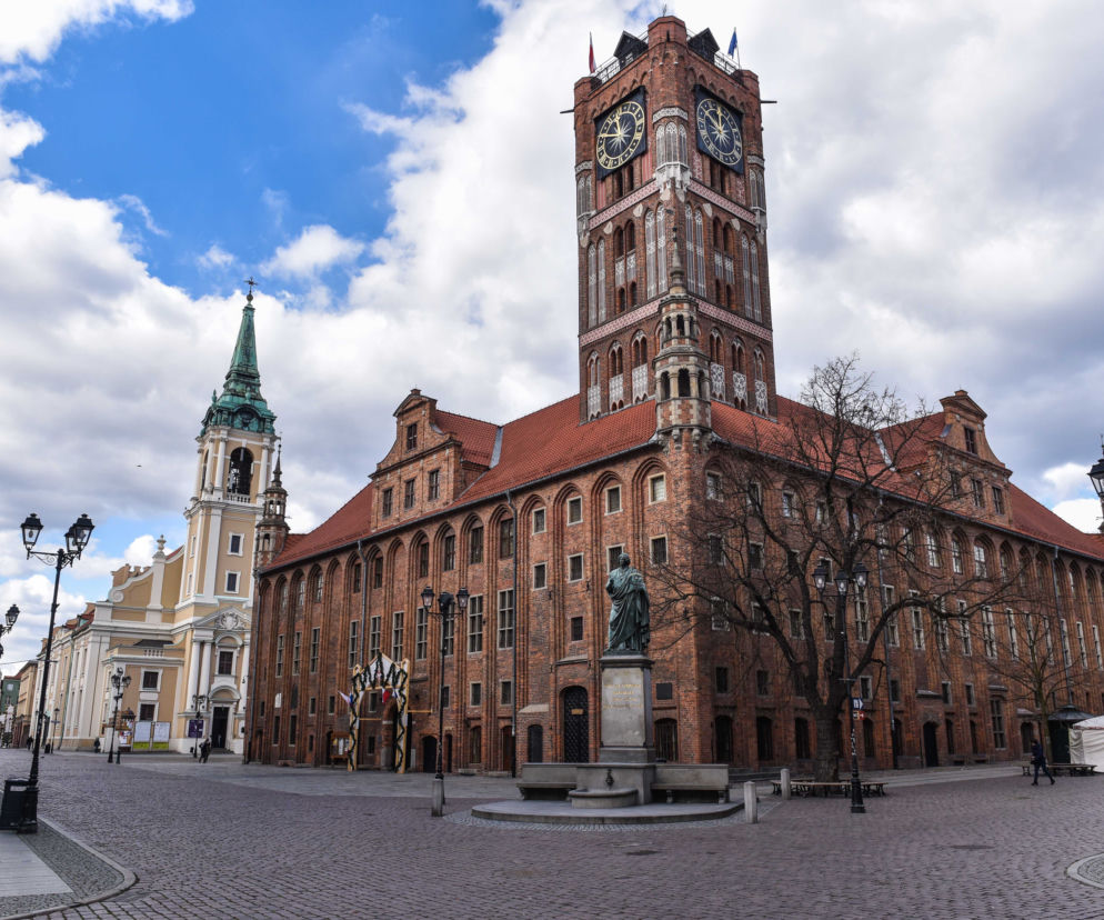 Toruń za pół ceny: Wraca akcja, którą kochają mieszkańcy! Gdzie szukać rabatów? [LISTA]