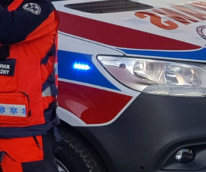 Pijany 19-latek zaatakował ratowników. Tłumaczył, że wracał z osiemnastki