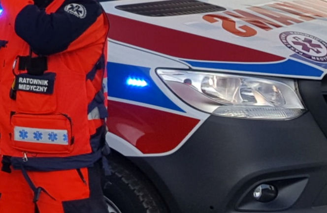 Pijany 19-latek zaatakował ratowników. Tłumaczył, że wracał z osiemnastki