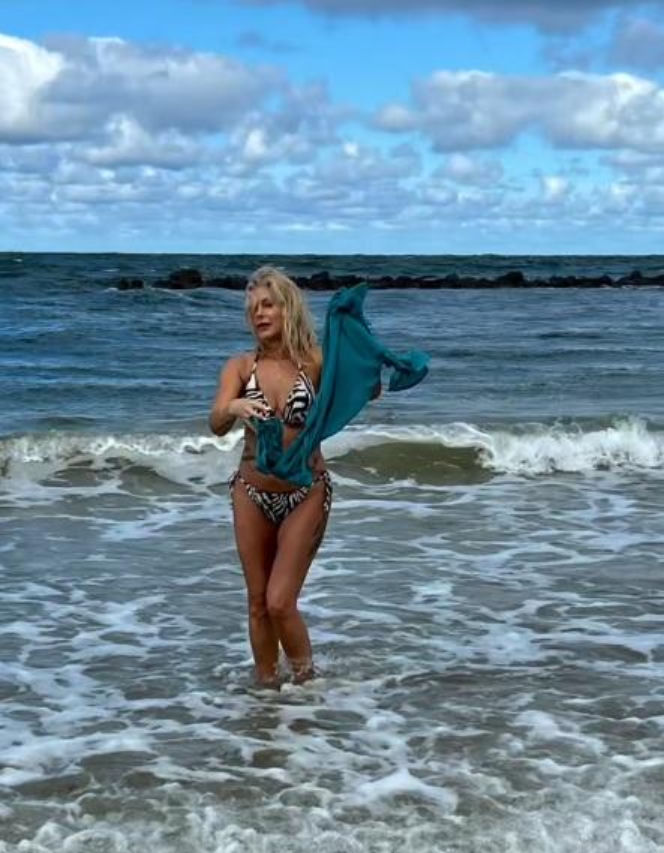 Szał na plaży nad Bałtykiem. Ewa z "Sanatorium miłości" zrzuciła ubrania. Co za figura w bikini!