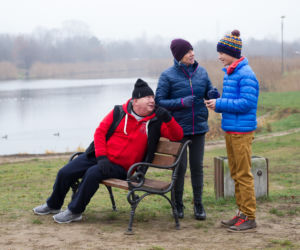 Na Wspólnej odc. 2247. Włodek Zięba (Mieczysław Hryniewicz), Maria (Bożena Dykiel), Franek (Natan Czyżewski)