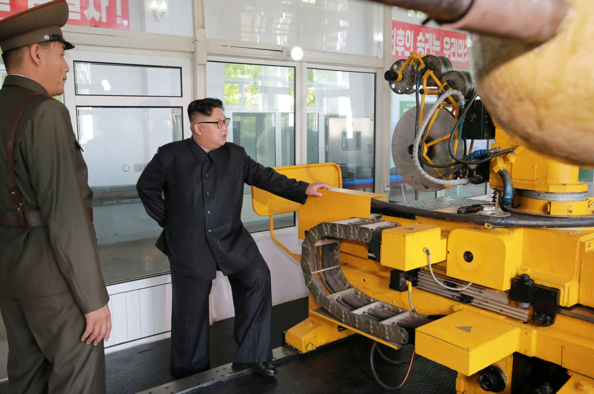 KIM HANDLUJE NARKOTYKAMI, BY MIEĆ NA BOMBĘ.