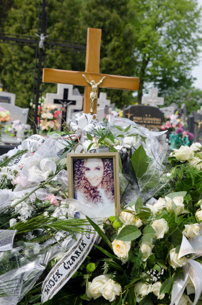 WPADŁA POD POCIĄG BO PISAŁA SMS-A