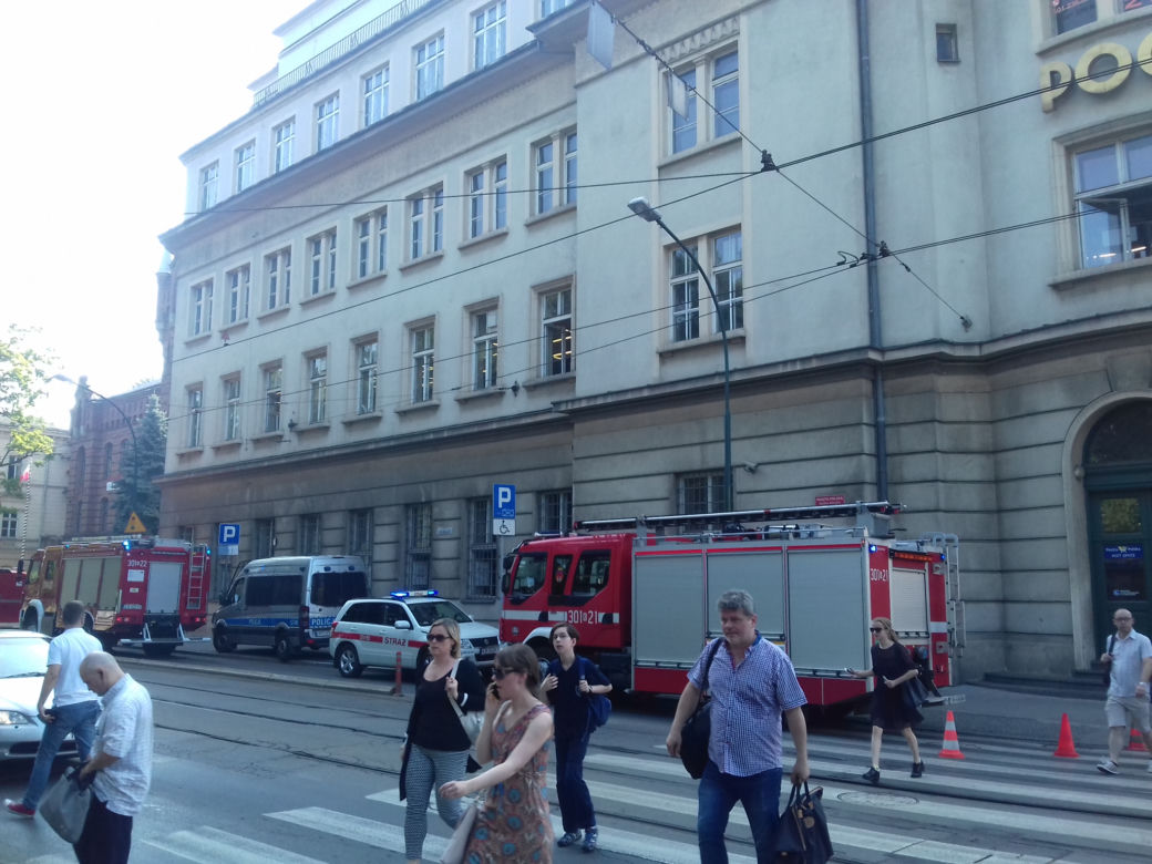 Kraków: Podejrzana substancja na Poczcie Głównej! Na miejscu działają służby [AUDIO, ZDJĘCIA]