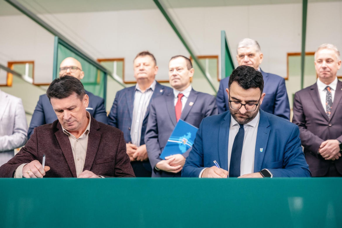 Powiat rzeszowski i łańcucki z porozumieniem o wsparciu w kryzysach. Chodzi o sprzęt, logistykę i ewakuację
