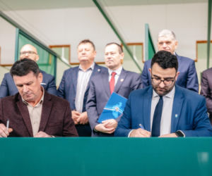 Powiat rzeszowski i łańcucki z porozumieniem o wsparciu w kryzysach. Chodzi o sprzęt, logistykę i ewakuację