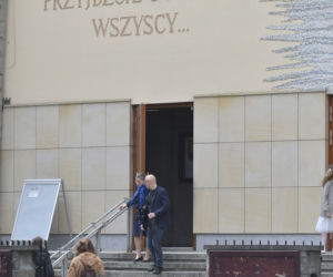 Pawłowicz modli się z ochroniarzem
