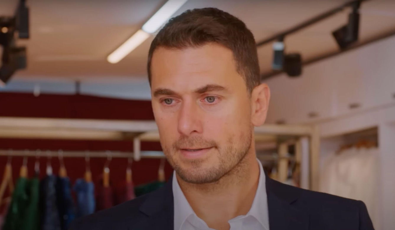 Kuzey i Bahar pójdą do salonu sukien ślubnych, by wybrać dla dziewczyny kreację.
