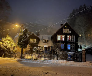 Zapomnij o Zakopanem! Ta wieś na Dolnym Śląsku zimą zamienia się w bajkową krainę