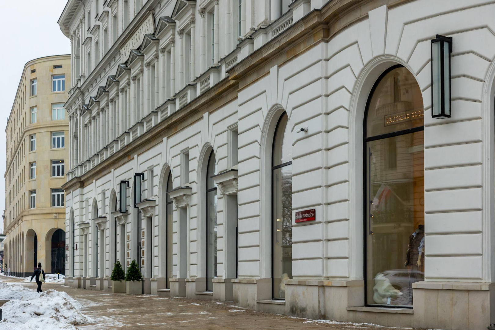 Hotel Europejski działa obecnie pod nazwą Raffles Europejski Warsaw