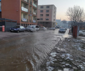 Łódź. Awaria wodociągowa na Łagiewnickiej