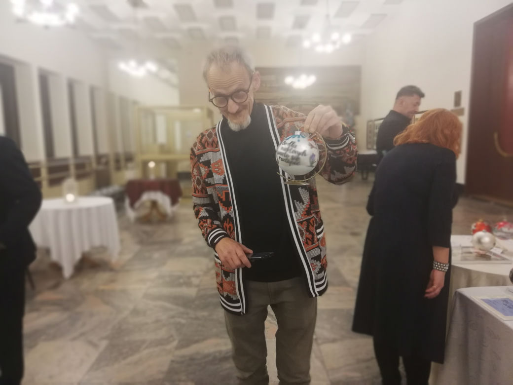Bombki zostały zlicytowane