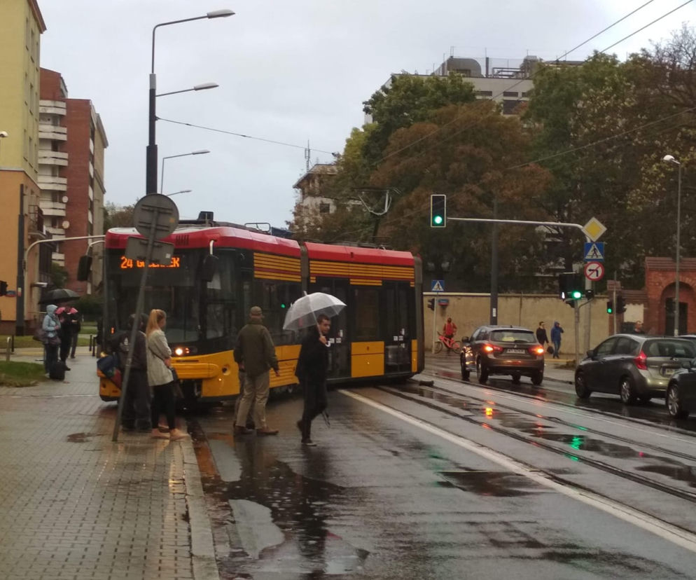 Tramwaj wykoleił się na Woli