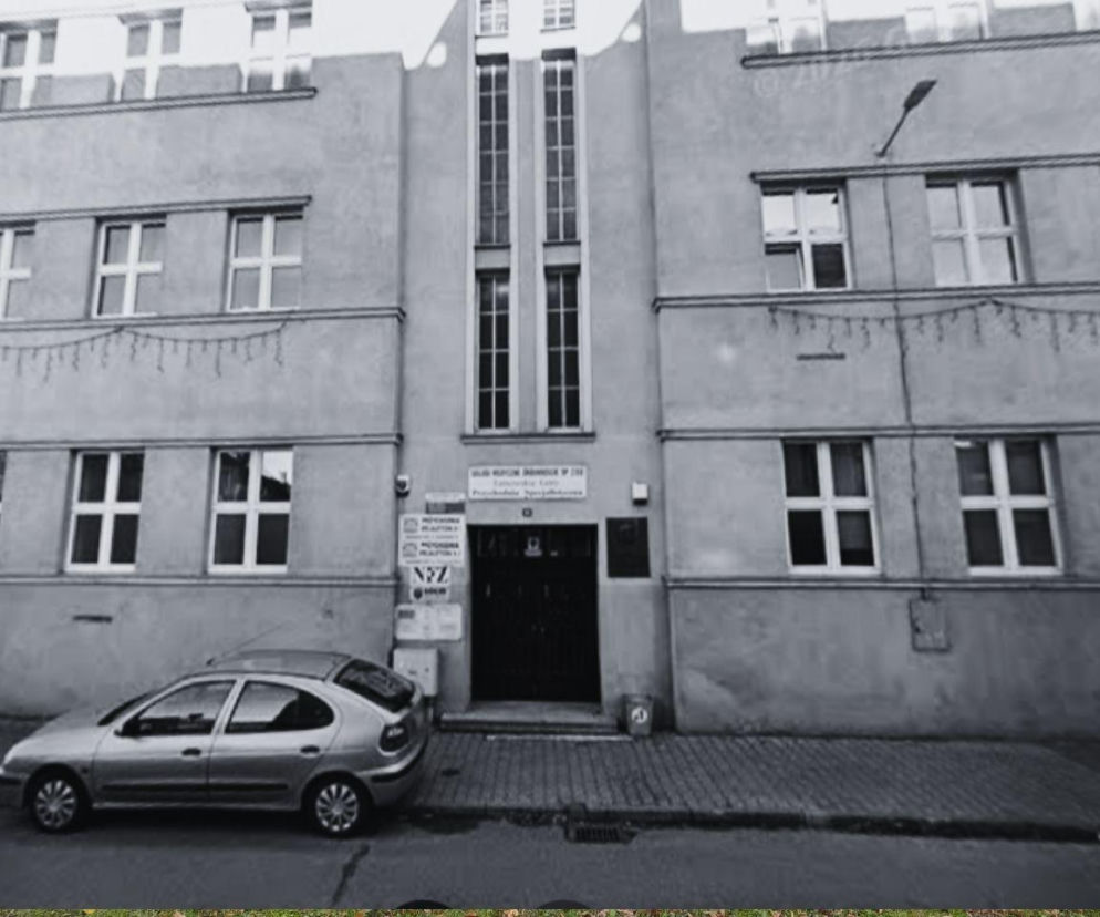 Makabryczne sceny w tarnogórskiej przychodni. Ciało seniorki przez wiele godzin leżało na schodach