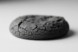 Wycofane ciastka Auchan. Kto powinien uważać na niewidzialne niebezpieczeństwo?