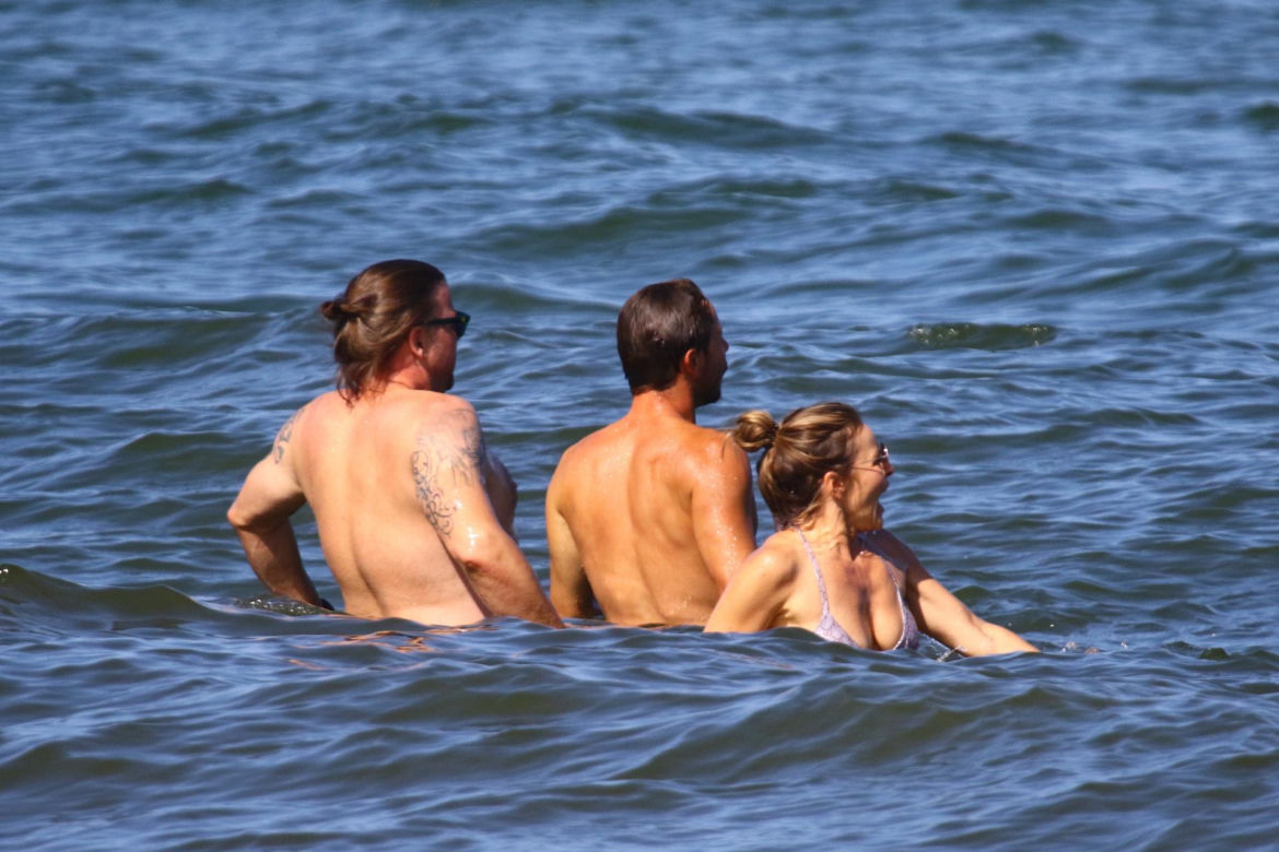 Edyta Herbuś na plaży