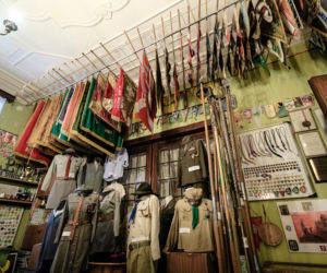 Były tu biura, przedszkole i Urząd Stanu Cywilnego. Dziś w dawnej willi fabrykanta działa harcerstwo