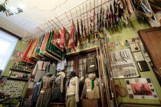 Były tu biura, przedszkole i Urząd Stanu Cywilnego. Dziś w dawnej willi fabrykanta działa harcerstwo