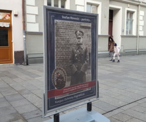 Grot na leszczyńskim deptaku. Wystawa uliczna o Stefanie Grocie Roweckim