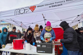 Darmowy posiłek na Czarnowie – rusza druga edycja akcji pomocowej w Kielcach
