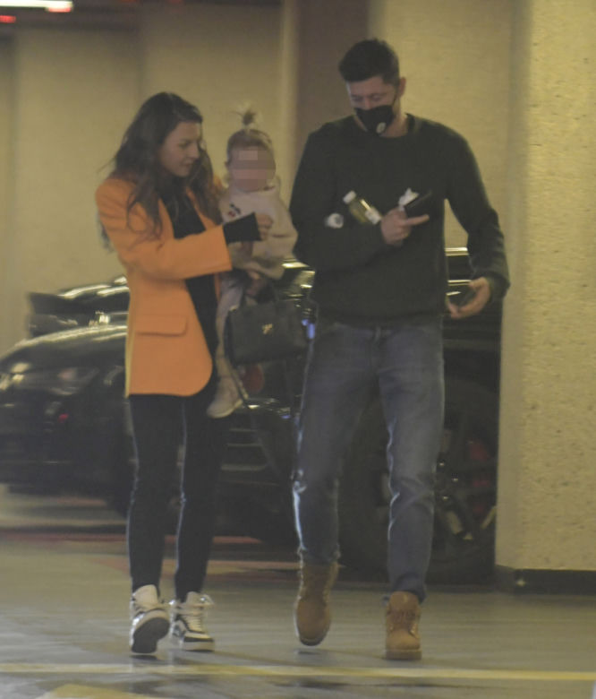 Robert Lewandowski na zakupach w najdroższym sklepie w Polsce
