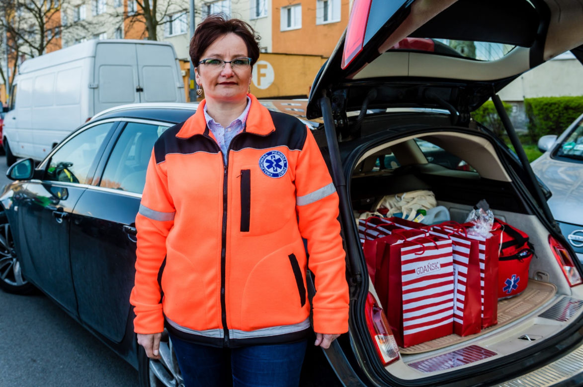 Koronawirus w Trójmieście. Jeżdżą na motorach i pomagają seniorom