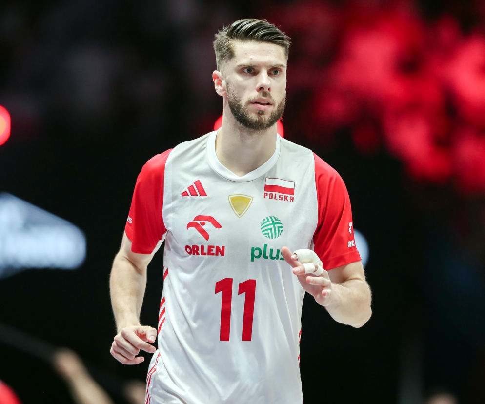 Siatkarz Aleksander Śliwka w koszulce reprezentacji Polski. O walce o złoto na EURO przeczytasz w SE Supersport.