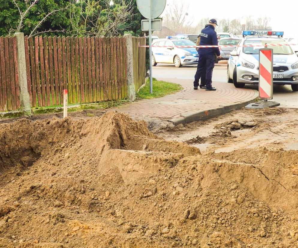 Piątnica. Ewakuacja mieszkańców. Znaleziono niewybuch. Na miejscu są saperzy z Orzysza