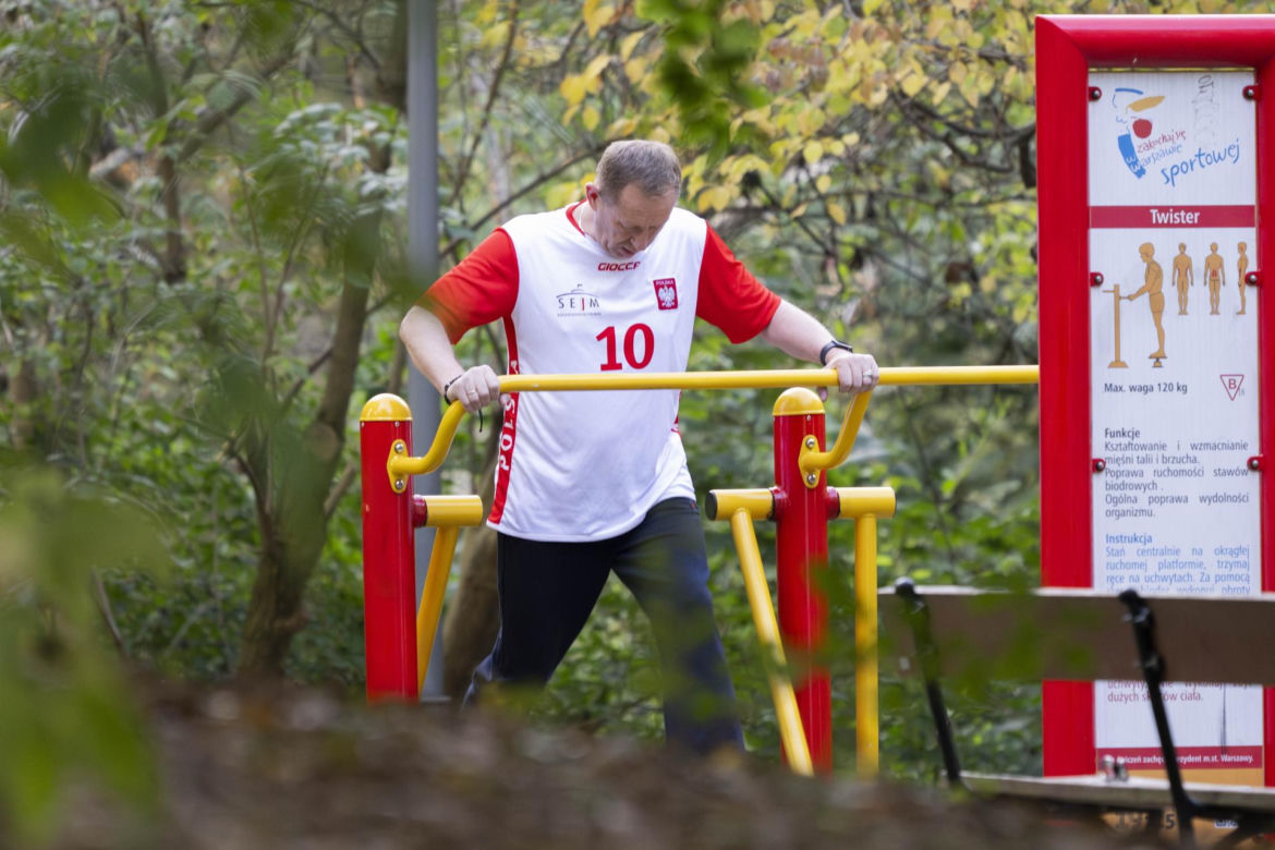 Były minister z PiS Robert Telus na siłowni