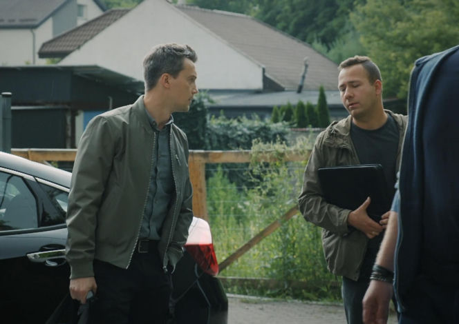 M jak miłość, odcinek 1904. Jakub Karski (Krzysztof Kwiatkowski), policja