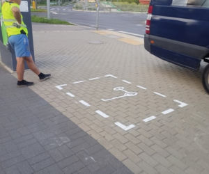 Olsztyn. Hulajnogi nie zaparkujesz już gdzie popadnie. Powstały specjalne strefy [ZDJĘCIA]