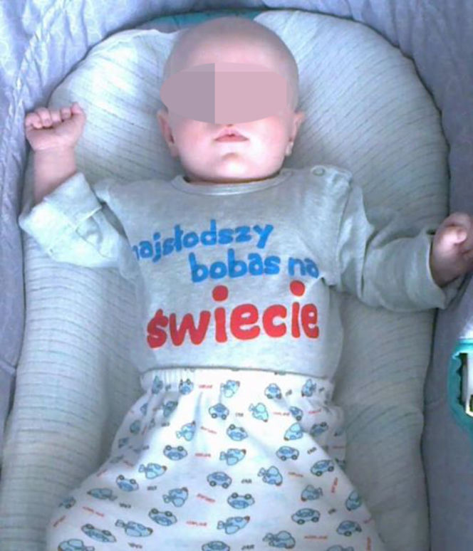 Mama roztrzaskała mu głowę o podłogę