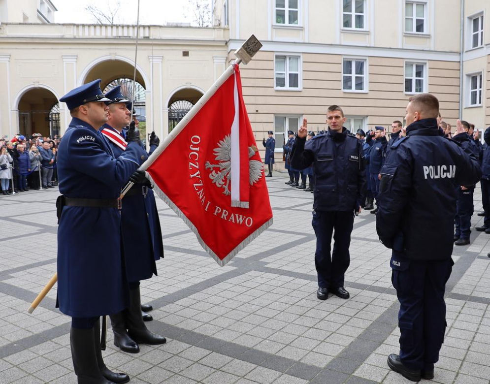 Wielkopolska policja. Uroczyste ślubowanie nowych policjantek i policjantów w Poznaniu