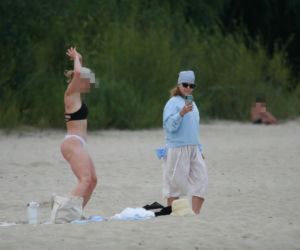 Ewa Skibińska na plaży