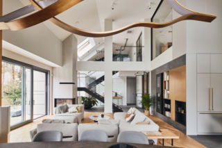 Wielkie okna, przeszklony gabinet i za oknem las! Czemu to ty tak nie mieszkasz?!