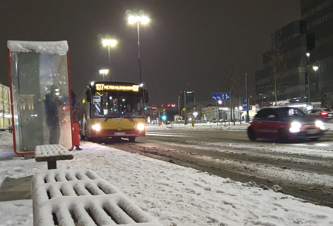 Gołoledź paraliżuje Polskę