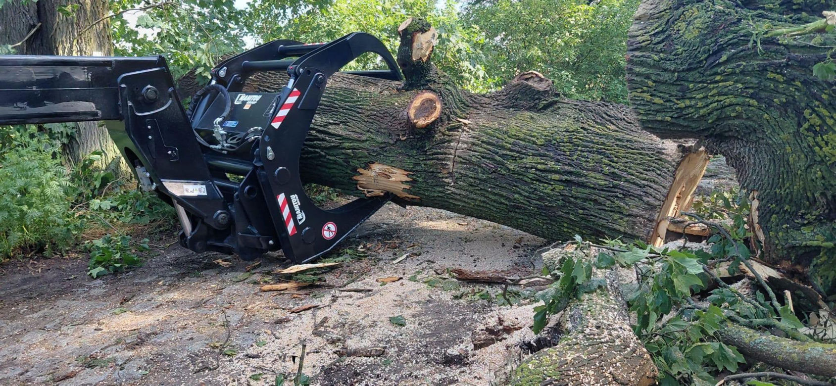 Potężne drzewa połamane jak zapałki. Front burzowy siał zniszczenie w całym kraju