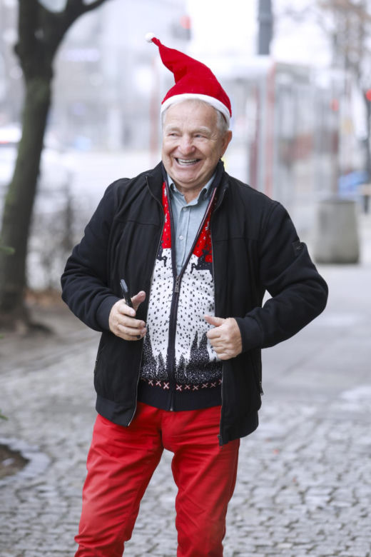 Sportowcy i aktorzy pod siedzibą TVN