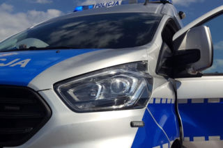 Wyrzucił worki pełne śmieci do lasu. Mieszkaniec gminy Lipno ukarany