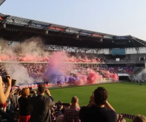 Tak kibice przywitali Łukasza Podolskiego w Górniku Zabrze. Szaleństwo na stadionie [ZDJĘCIA]