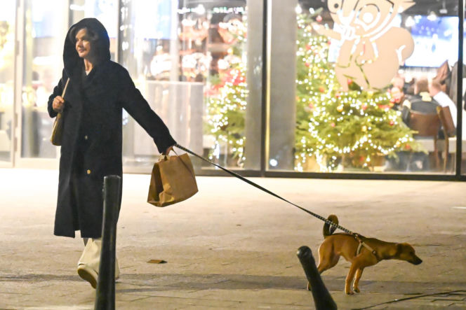 Monika Richardson z dzieckiem i pieskiem